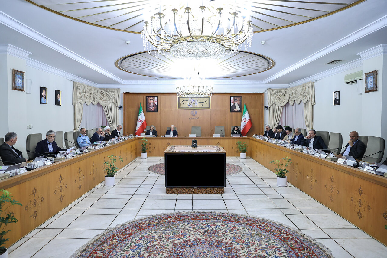 عارف خبر داد: دولت چهاردهم با جدیت و دراسرع وقت خسارات وارده به بندر رجاییی را جبران می‌کند
