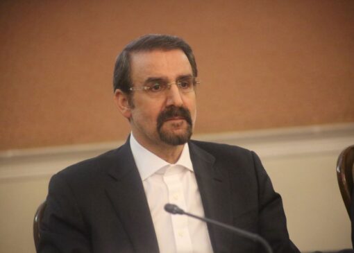 معاون سیاسی پزشکیان: فدرالیسم در دستور کار نیست/ راهبرد اصلی دولت وفاق در سیاست داخلی است
