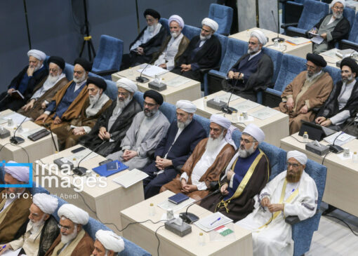 تصاویری از پزشکیان در جمع اعضای خبرگان رهبری/ اعضای خبرگان هنگام سخنرانی چه کردند؟