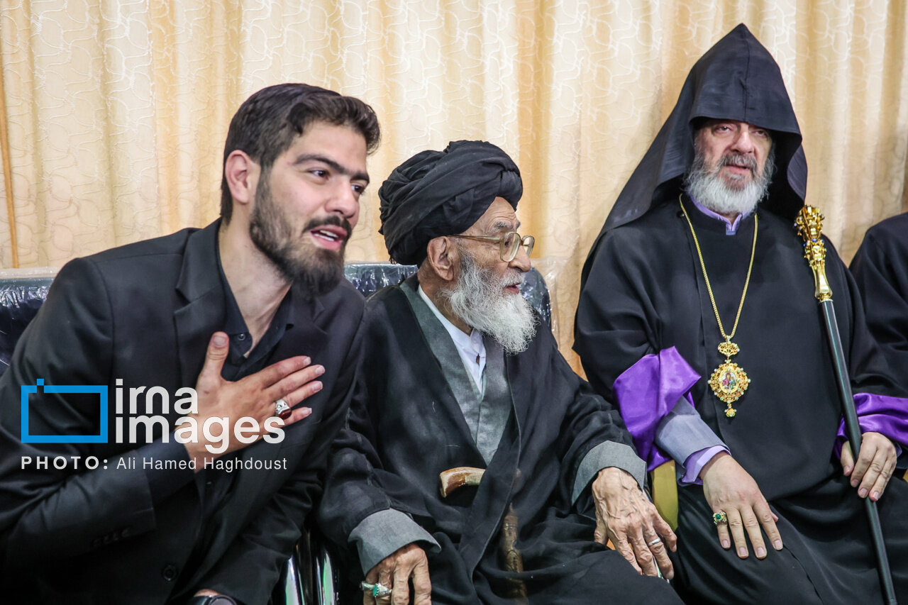 همنشینی پزشکیان و پدر آیت‌الله آل هاشم در مراسم گرامیداشت شهدای خدمت در تبریز در حضور رئیس جمهور+عکس