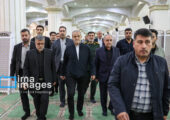تصاویری از همنشینی پزشکیان و پدر آیت‌الله آل هاشم در مراسم گرامیداشت شهدای خدمت در تبریز