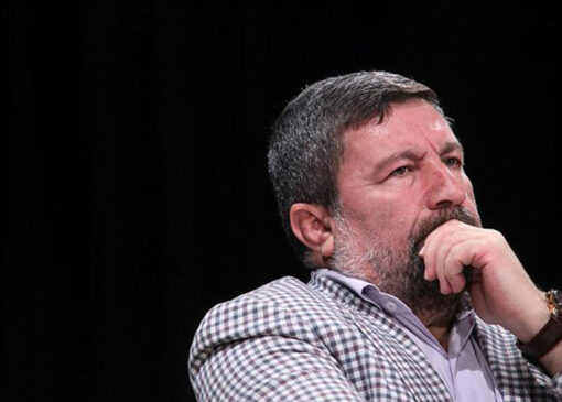 تقدیر الیاس حضرتی از محمود کریمی بعد از خواندن «ای ایران» محمد نوری؛ اینکه توجه ویژه ای به موضوع وطن داشتید، قابل قدردانی است