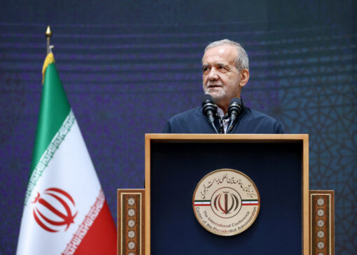 رئیس جمهوری: در تعریف از من غلو شد/ با دنیا قصد جنگ نداریم؛ می خواهیم حرف بزنیم ولی زیر بار زور نمی‌رویم/ آمریکا نمی تواند ما را در این وضعیت نگه دارد