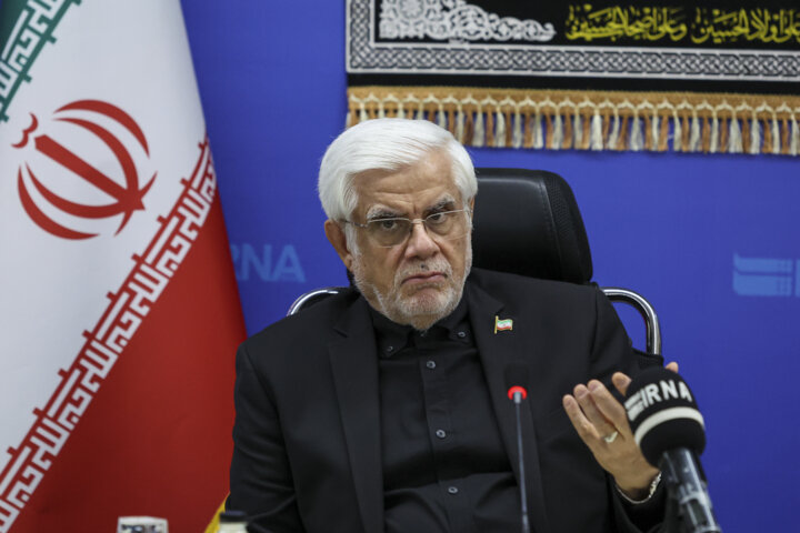 حضور معاون اول رئیس جمهور در یک مراسم ختم