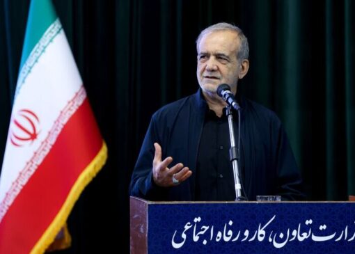 واکنش پزشکیان به موضوع اینترنت طبقاتی: دسترسی به اطلاعات آزاد حق همه مردم است، نه یک طبقه خاص