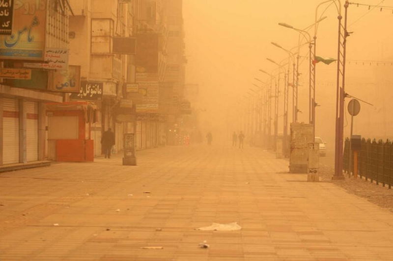 تابستان زاهدان در محاصره خاک