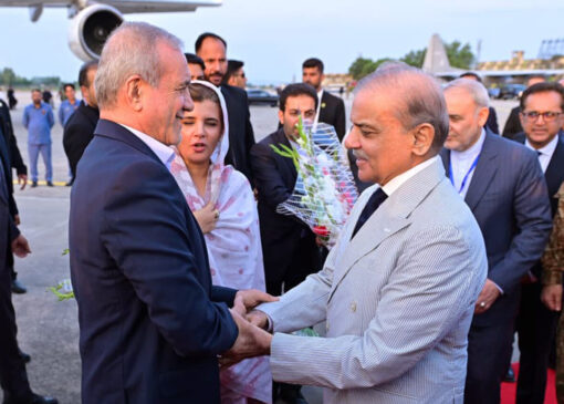 کاشت نهال در کاخ نخست وزیری پاکستان توسط مسعود پزشکیان+تصویر