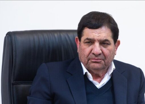 محمد مخبر مشاور و دستیار رهبر انقلاب به دیدار خانواده شهید محمود باقری رفت/ شهید باقری شبکه‌ای علمی برای تولید موشک‌های نقطه‌زن ایجاد کرد