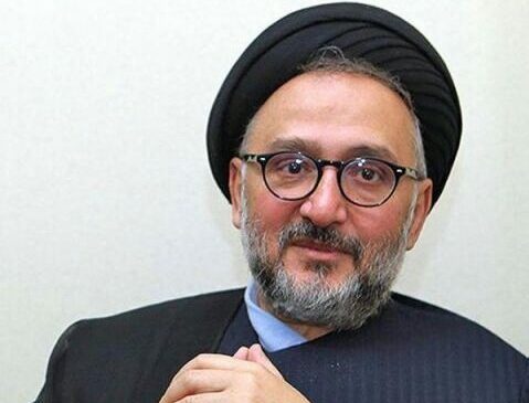 آقای عراقچی! حرف مرد لازم نیست یکی باشد