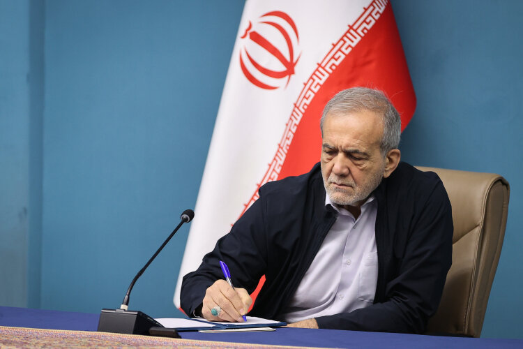 پزشکیان می تواند دولت را کوچک کند؟/ چشم انداز روشن نیست