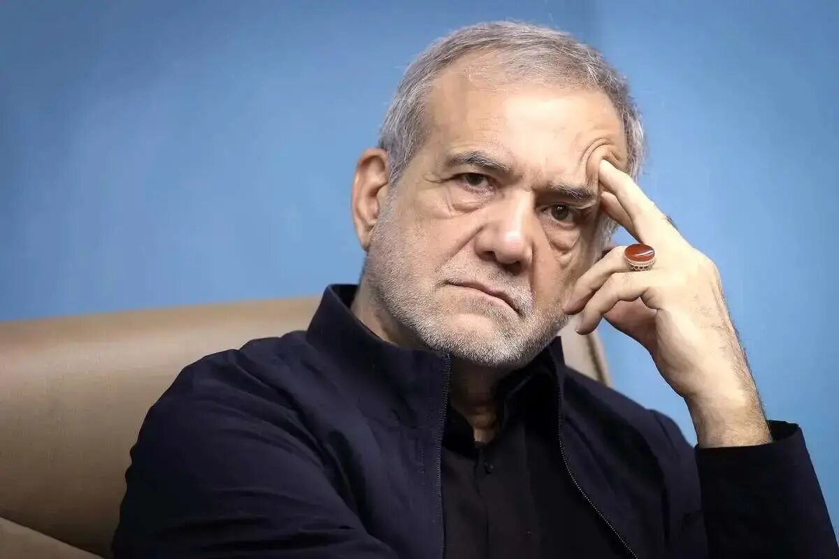 دوچرخه سواری مسعود پزشکیان در مسیر سلامت اصفهان