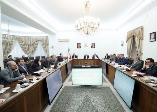توضیحات عارف درباره برنامه دولت برای بازگرداندن ایران به جایگاه نخست علمی منطقه