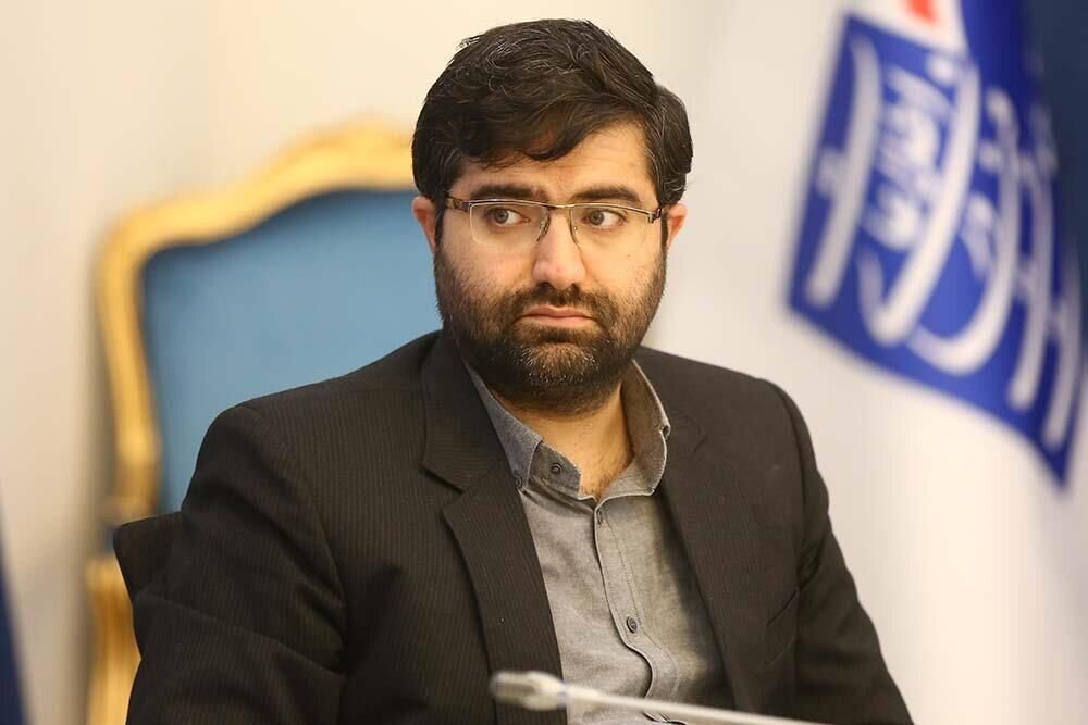 سقاب اصفهانی: یک بار این دعواهای جناحی را کنار بگذاریم/ هیچ‌وقت اجازه نداده‌ایم در جلسات تیم ما بحث سیاسی مطرح شود