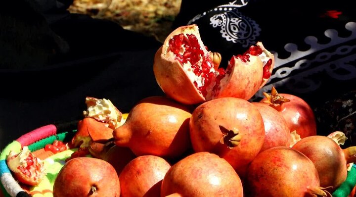 چرا بعد از خوردن انار سردرد می‌گیریم؟ | بازتاب امروز