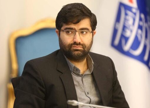 تصویر خاص از عیادت پزشکیان از سقاب اصفهانی