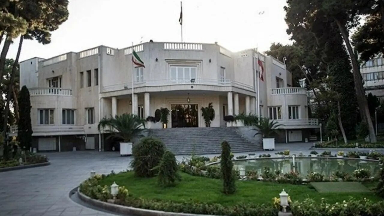 خبر مهم رییس دفتر پزشکیان درباره اینترنت سفید؛ همه لغو می‌شود، حتی اعضاء هیئت دولت! /پاسخ‌های سقاب اصفهانی به خبرنگاران درباره آلودگی هوا در لباس عزا