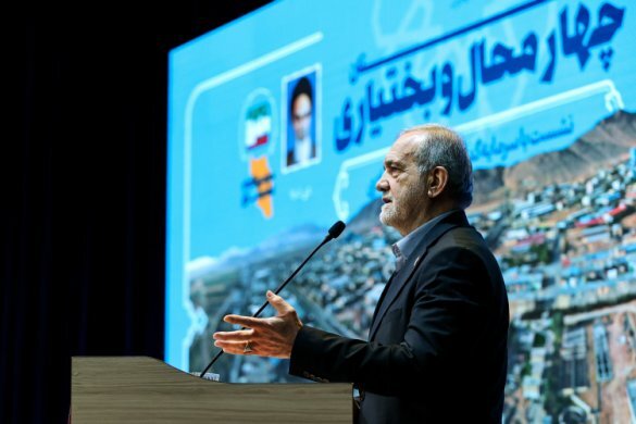 زبان بدن رئیس‌جمهور خبرساز شد+ تصاویر