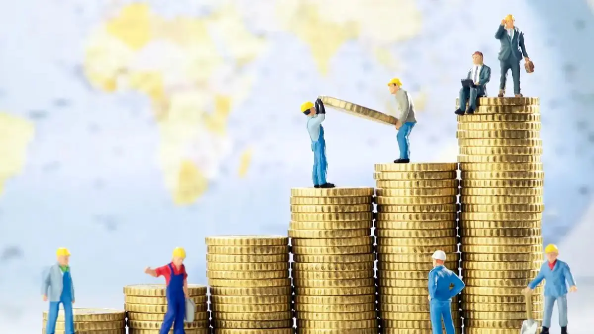 شکاف دستمزد و معیشت تاریخی؛ کارشناسان: افزایش 100 درصدی حقوق هم راه حل نیست!