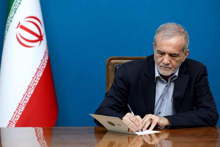 پیام تسلیت پزشکیان به محسن رضایی