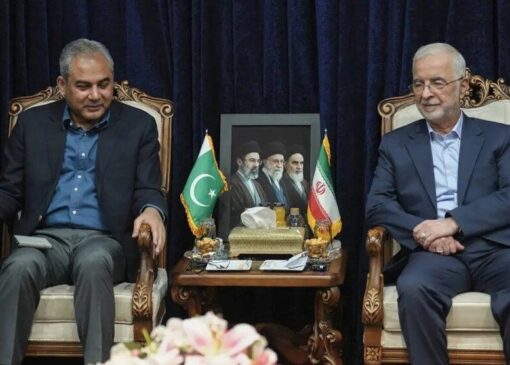 گعده مهم مذاکراتی وزیر کشور در پاکستان/ این سه نفر چه کسانی هستند؟ + تصویر