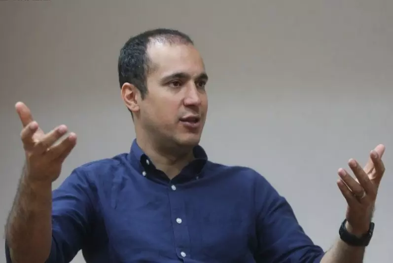دوئل سی‌ان‌ان میان سام آلتمن و کاوه مدنی؛ آیا مصرف انرژی هوش مصنوعی کمتر از مغز انسان است؟ | بازتاب امروز
