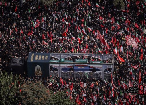 تیپ متفاوت وزیر کشور در مراسم تشییع پیکر رهبر شهید/ پرویز فتاح هم آمد