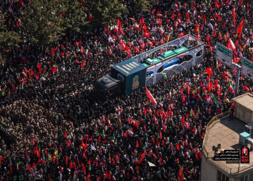 عکسی از مسعود پزشکیان در مراسم تشییع پیکر رهبر شهید