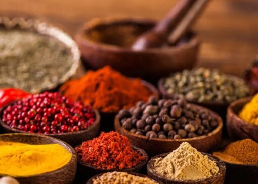 قیمت فلفل به جیب خریداران رسید. جعبه 90 گرمی از 500 هزار تومان گذشت، جعبه 280 گرمی به یک میلیون و نیم رسید!