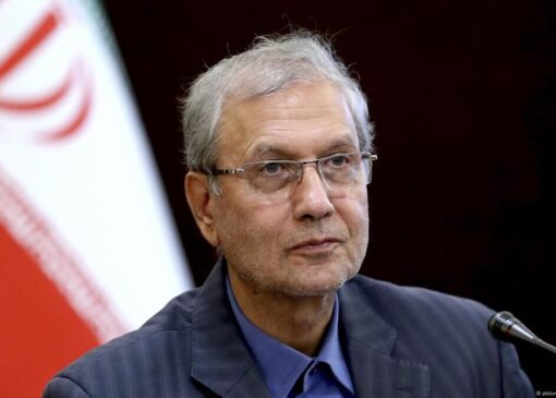 ربیعی: حضور زنان در صحنه، از اصلی‌ترین موانع شکل‌گیری توطئه‌ها و کودتاهاست/ به زنان نباید صرفاً به عنوان قربانیان جنگ نگریسته شوند