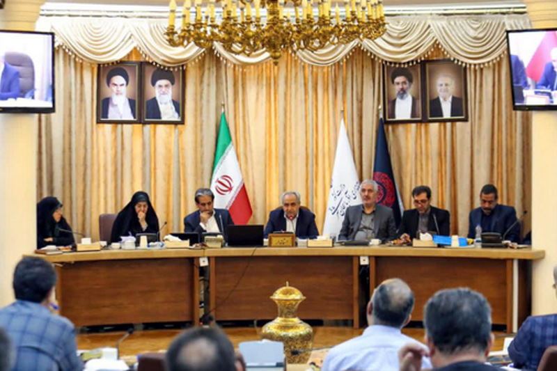 استاندار آذربایجان شرقی: «محتوای آموزشی دانش‌آموزان باید بازبینی شود» | بازتاب امروز