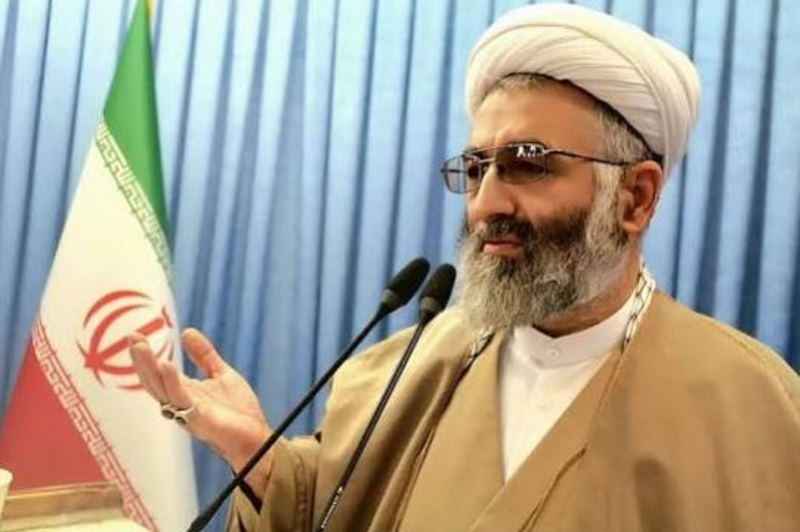 امام جمعه نهاوند: «اقلیتی از پزشکان با دریافت زیرمیزی شیره‌ی جان مردم را می‌مکند» | بازتاب امروز