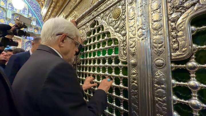 عارف بر سر مزار شهیدان لاریجانی و موسوی/ معاون اول رئیس جمهور به قم رفت +تصاویر