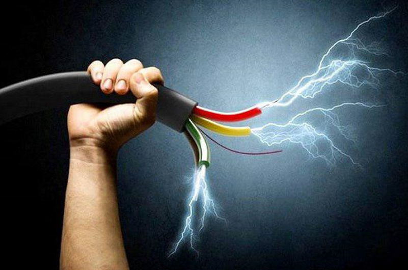 افزایش آمار مرگ‌های ناشی از برق‌گرفتگی در لرستان | بازتاب امروز