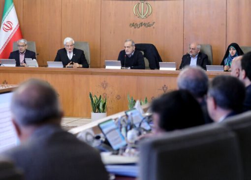 مشاور پزشکیان از ترمیم  کابینه در آغاز سومین سال تشکیل دولت چهاردهم می گوید: این کار تضعیف وفاق نیست؛ گامی به سوی شایسته سالاری است