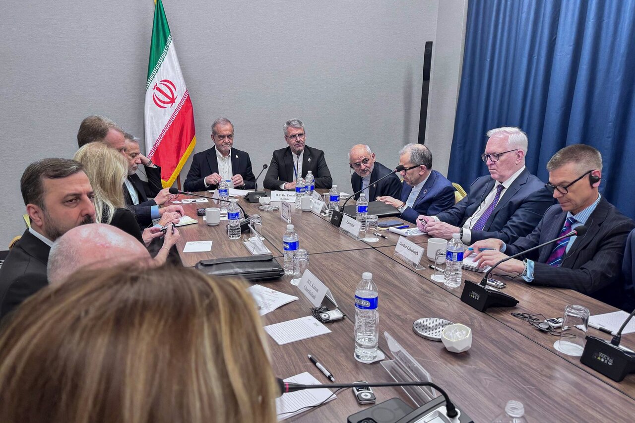 نشست پزشکیان با مدیران ارشد رسانه‌های آمریکایی در نیویورک +تصویر