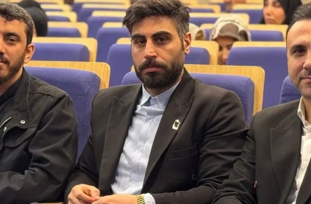 واکنش پیمان اکبری به انتشار فیلم‌خصوصی‌اش: هوش مصنوعی نیست خواهرانم بودند | بازتاب امروز