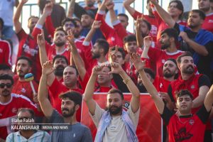 روزنامه‌نگار تبریزی: شعار تماشاچیان تراکتور قومگرایانه بود و خطرناک | بازتاب امروز
