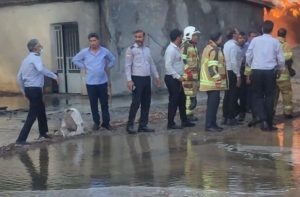 آتش‌سوزی انبار سوخت قاچاق در بم با حضور ۱۰۰ آتش‌نشان مهار شد | بازتاب امروز