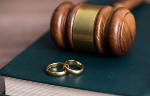 آیا طلاق در سن بالا رواج یافته است؟ | بازتاب امروز