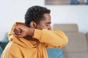 این ریشه گیاهی معجزه‌آسا سرفه خشک را در جا آرام می‌کند! | بازتاب امروز