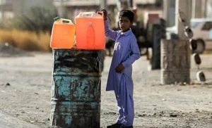 اینجا حداقل ۵۰ درصد مردم بیکارند/ «سوخت‌بری» تنها راه ادامه بقا | بازتاب امروز